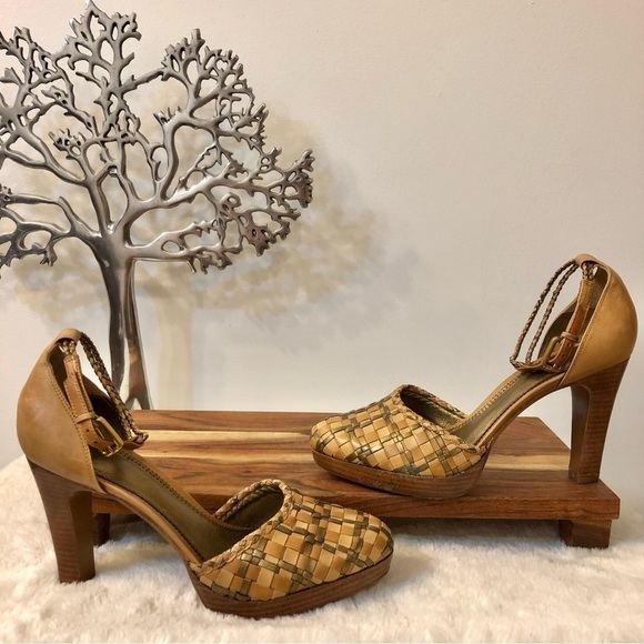 J Vincent Woven Leather Platform Heels - Picture 5 of 12